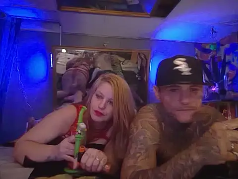 Snapshot of XXXspunderella chatting on November 15, 1:51 pm XXXspunderella online show from November 15, 1:51 pm