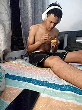 Snapshot of Ruberga20 chatting on October 28, 7:23 am Ruberga20 online show from October 28, 7:23 am