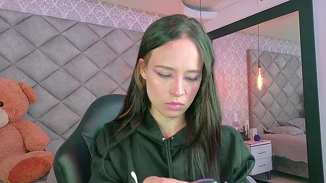 Snapshot of CARO_ADAMS1 chatting on November 17, 12:44 pm CARO ADAMS1 online show from November 17, 12:44 pm