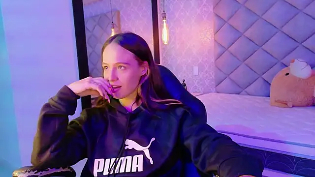 CARO ADAMS1 online show from November 25, 11:32 am