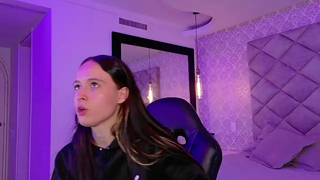 CARO ADAMS1 online show from November 29, 11:46 am