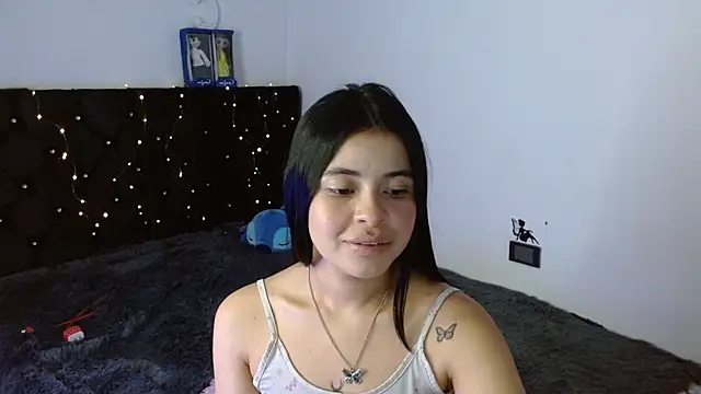 Snapshot of Megan_ve chatting on October 29, 2:14 am Megan ve online show from October 29, 2:14 am