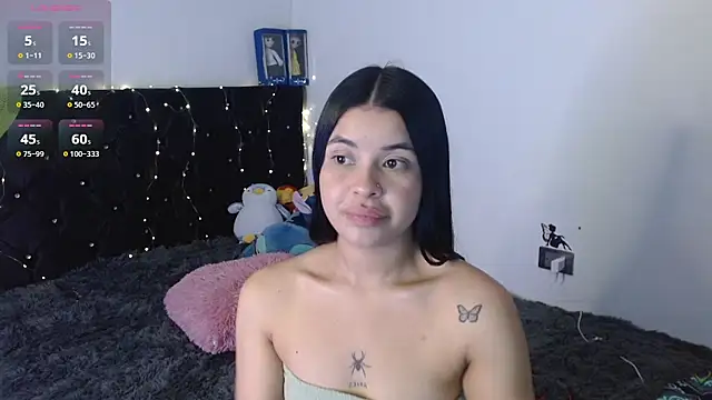 Snapshot of Megan_ve chatting on November 14, 2:43 am Megan ve online show from November 14, 2:43 am