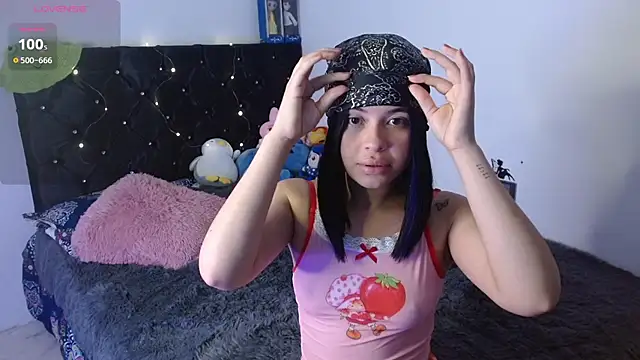 Snapshot of Megan_ve chatting on November 26, 2:23 am Megan ve online show from November 26, 2:23 am