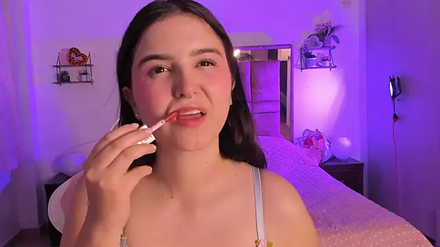 MIACUTEE  online show from March 7, 10:29 pm