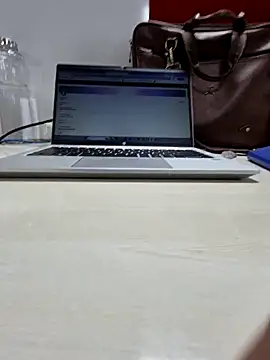 Snapshot of crawlerdrill chatting on May 23, 9:24 am crawlerdrill online show from May 23, 9:24 am