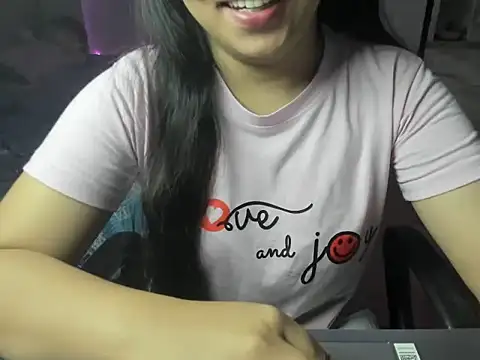 Snapshot of Divya68 chatting on October 28, 5:15 pm Divya68 online show from October 28, 5:15 pm