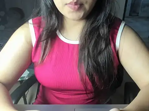 Snapshot of Divya68 chatting on December 17, 5:19 pm Divya68 online show from December 17, 5:19 pm