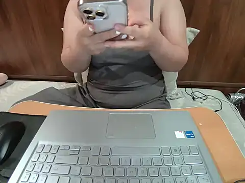 Snapshot of Hanna_Mina chatting on December 5, 2:42 am Hanna Mina online show from December 5, 2:42 am