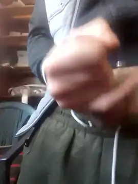 szabi1995 online show from April 4, 6:55 am