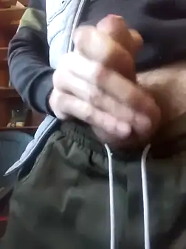 szabi1995 online show from April 18, 6:06 am