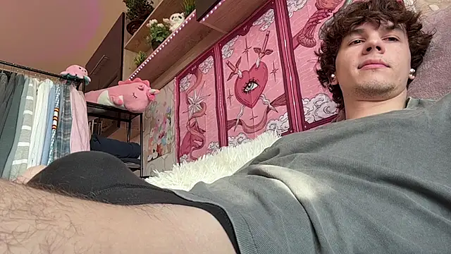 Jeremy1Scott online show from April 6, 4:57 am