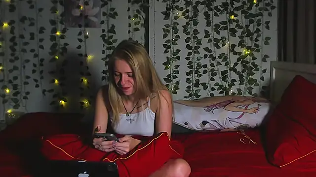 Sweet Student online show from October 20, 9:59 pm