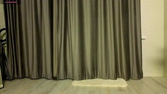 MissPompadure online show from April 8, 9:26 pm