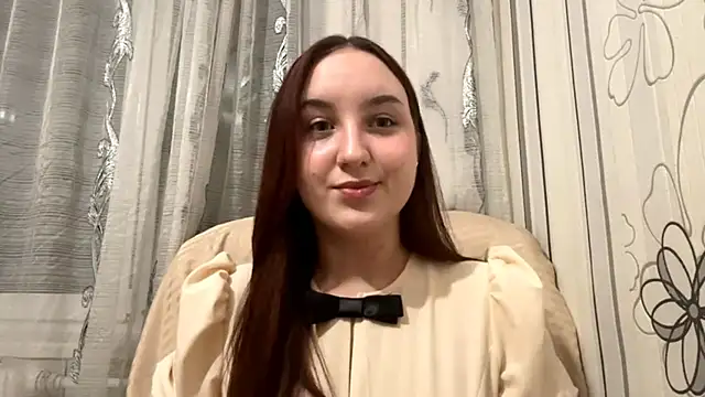 Snapshot of DaisyMolly chatting on October 13, 4:29 pm DaisyMolly online show from October 13, 4:29 pm