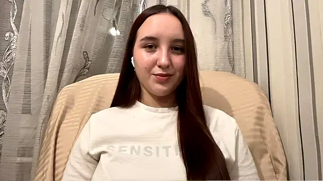 Snapshot of DaisyMolly chatting on November 9, 9:46 pm DaisyMolly online show from November 9, 9:46 pm