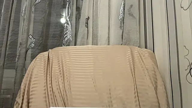 Snapshot of DaisyMolly chatting on November 14, 9:46 pm DaisyMolly online show from November 14, 9:46 pm