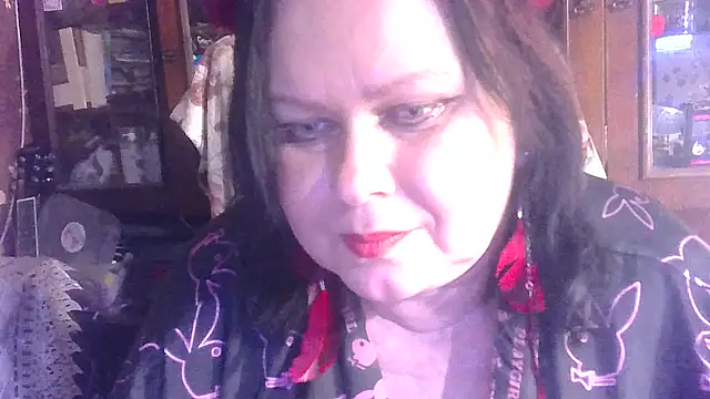 Snapshot of CharleeKendall chatting on October 24, 6:37 pm CharleeKendall online show from October 24, 6:37 pm