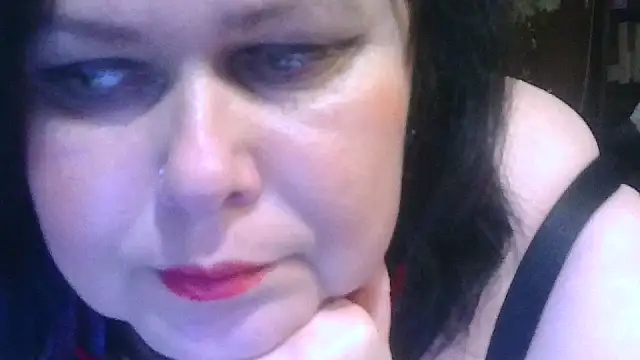 Snapshot of CharleeKendall chatting on November 3, 7:37 pm CharleeKendall online show from November 3, 7:37 pm