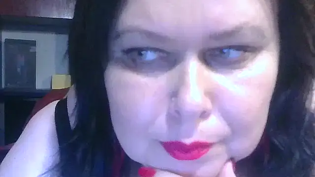 Snapshot of CharleeKendall chatting on November 12, 7:35 pm CharleeKendall online show from November 12, 7:35 pm