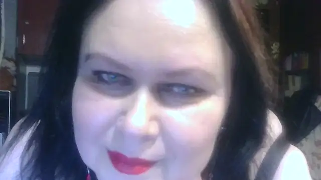 Snapshot of CharleeKendall chatting on November 14, 4:28 pm CharleeKendall online show from November 14, 4:28 pm