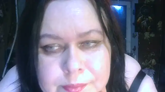 Snapshot of CharleeKendall chatting on November 19, 8:36 am CharleeKendall online show from November 19, 8:36 am