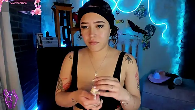 Snapshot of Lizz_martins chatting on October 16, 2:12 am Lizz martins online show from October 16, 2:12 am