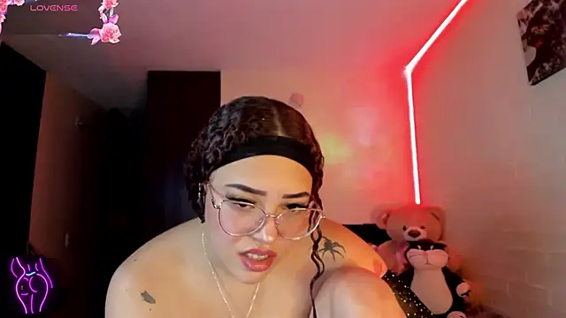 Snapshot of Lizz_martins chatting on October 29, 2:14 am Lizz martins online show from October 29, 2:14 am