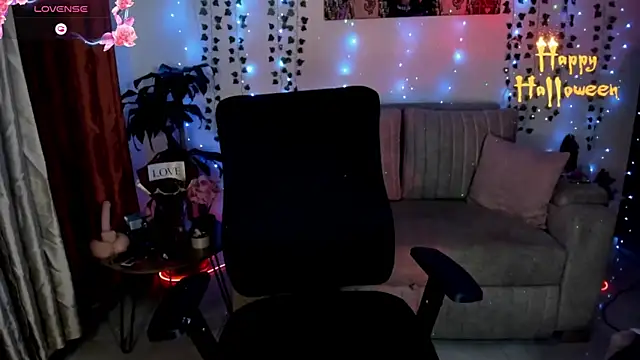 Snapshot of Lizz_martins chatting on October 31, 2:45 am Lizz martins online show from October 31, 2:45 am