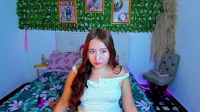 Snapshot of melodi_pink chatting on November 21, 9:41 am melodi pink online show from November 21, 9:41 am