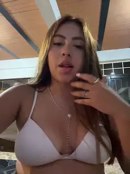 Emily Joee online show from November 2, 4:37 am