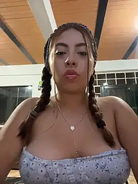 Emily Joee online show from November 7, 1:05 am