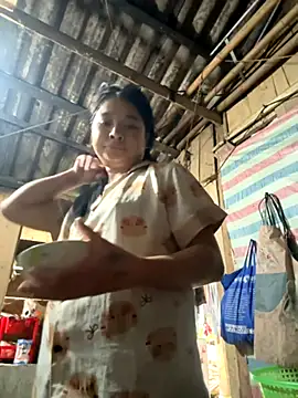 Snapshot of Linh-xxx chatting on October 14, 2:23 am Linh-xxx online show from October 14, 2:23 am