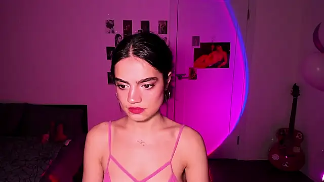 Snapshot of nightfloatt chatting on October 24, 9:44 pm nightfloatt online show from October 24, 9:44 pm