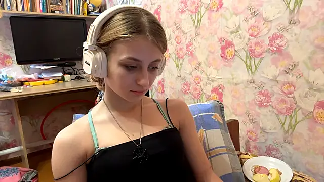 Snapshot of AmeliLia chatting on February 7, 10:08 am AmeliLia online show from February 7, 10:08 am