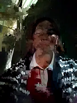 Snapshot of laddy-cute chatting on October 27, 1:09 am laddy-cute online show from October 27, 1:09 am