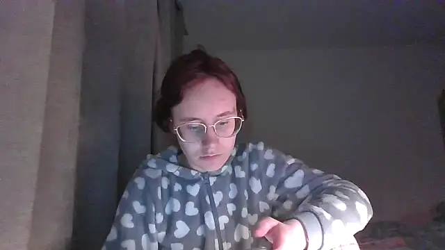 LuckySLove online show from March 5, 6:26 pm