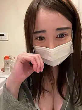 Snapshot of ericiii chatting on February 13, 12:56 pm ericiii online show from February 13, 12:56 pm