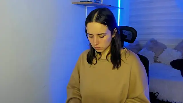 Snapshot of Emily_Lindey chatting on November 2, 3:09 am Emily Lindey online show from November 2, 3:09 am