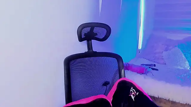 Emily Lindey online show from January 14, 3:34 am