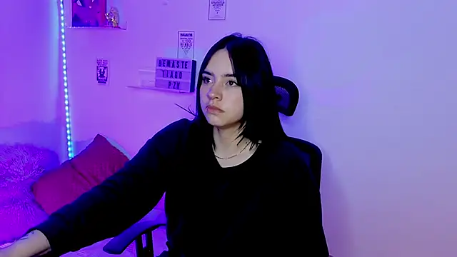 Emily Lindey online show from March 26, 9:37 am