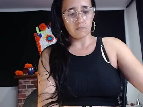 Snapshot of Lucyy_Naugthy chatting on November 13, 6:29 pm Lucyy Naugthy online show from November 13, 6:29 pm