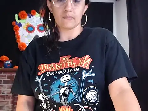 Snapshot of Lucyy_Naugthy chatting on November 16, 1:17 pm Lucyy Naugthy online show from November 16, 1:17 pm