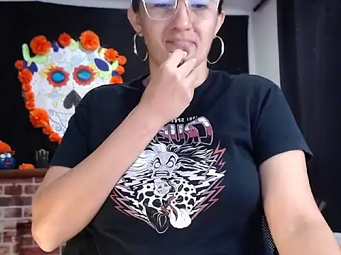 Snapshot of Lucyy_Naugthy chatting on November 21, 11:53 am Lucyy Naugthy online show from November 21, 11:53 am