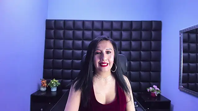 Agatha Leon  online show from April 12, 2:33 pm