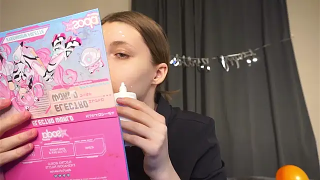 Snapshot of RoslynArcuo chatting on November 22, 8:19 pm RoslynArcuo online show from November 22, 8:19 pm