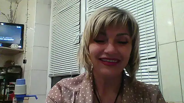 Snapshot of Lia_Ray chatting on October 15, 6:30 pm Lia Ray online show from October 15, 6:30 pm