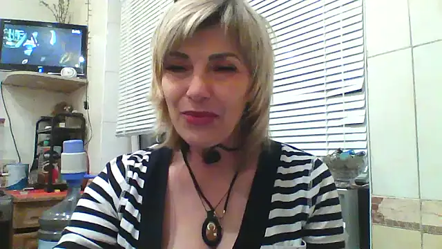 Snapshot of Lia_Ray chatting on October 17, 7:38 pm Lia Ray online show from October 17, 7:38 pm