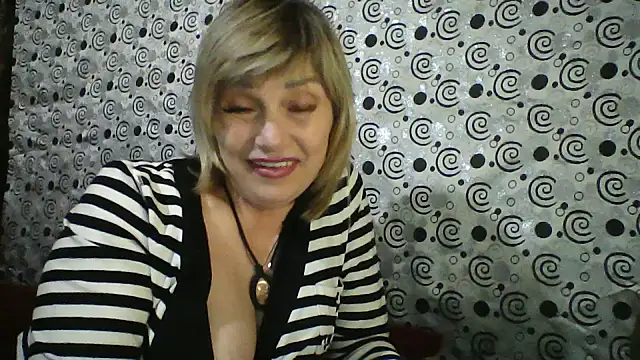 Snapshot of Lia_Ray chatting on October 21, 7:58 pm Lia Ray online show from October 21, 7:58 pm