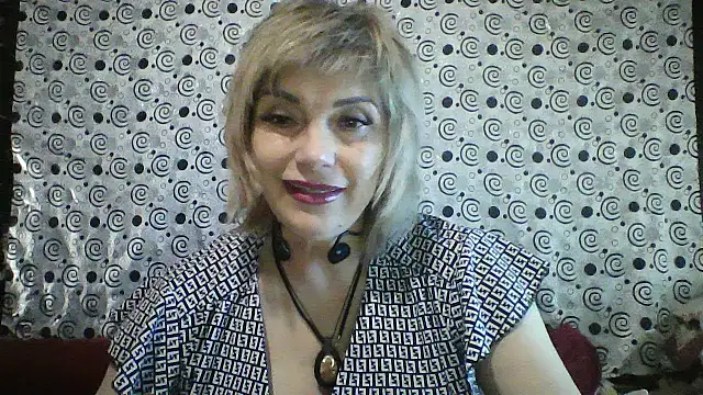 Snapshot of Lia_Ray chatting on October 27, 8:13 pm Lia Ray online show from October 27, 8:13 pm